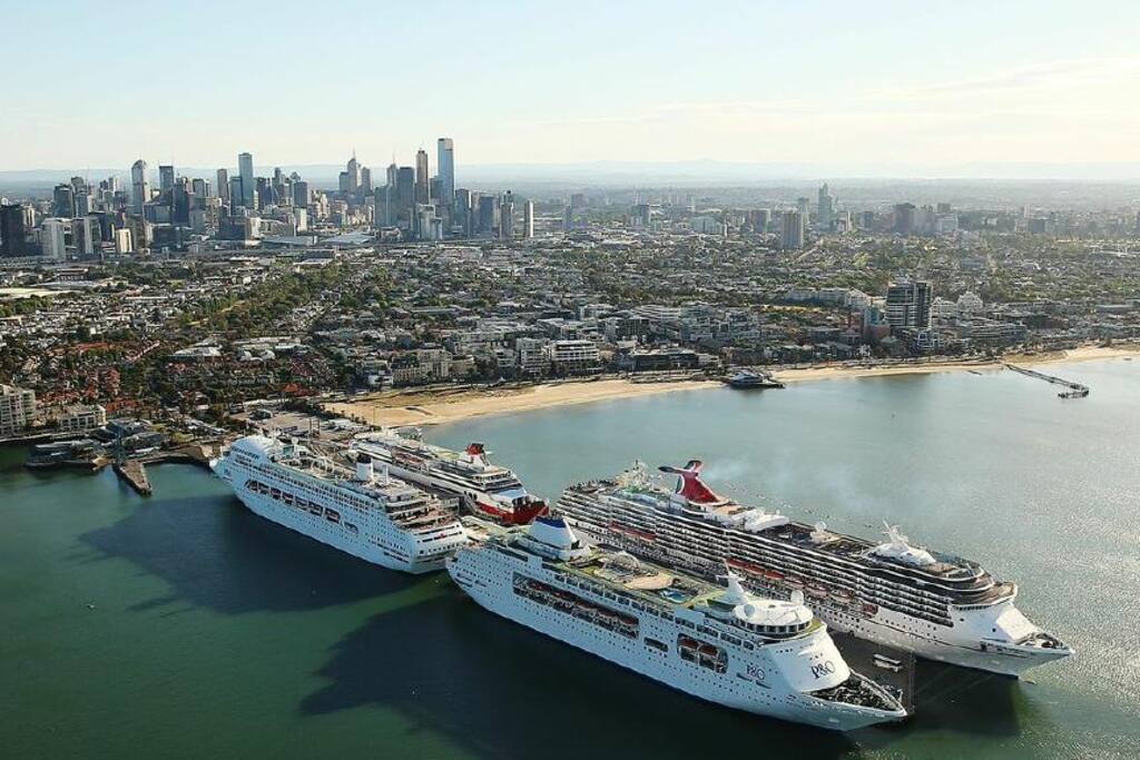 Melbourne city a 15 minute drive