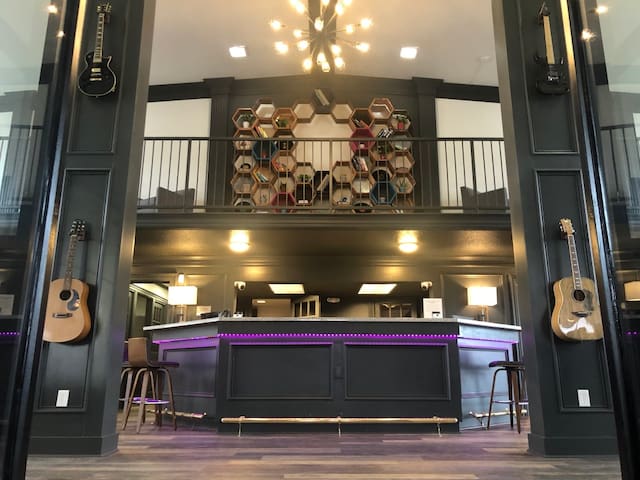 Hillside Crossing managed Airbnb listing 1