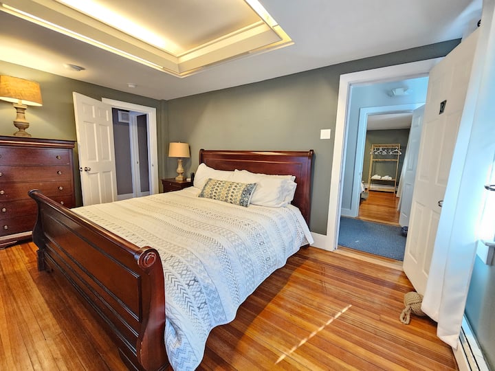 Ngazi kuu- chumba cha kulala 2