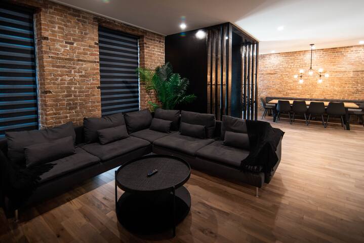 Château Deluxe // Vieux-Québec, Énorme Maison gallery image 3