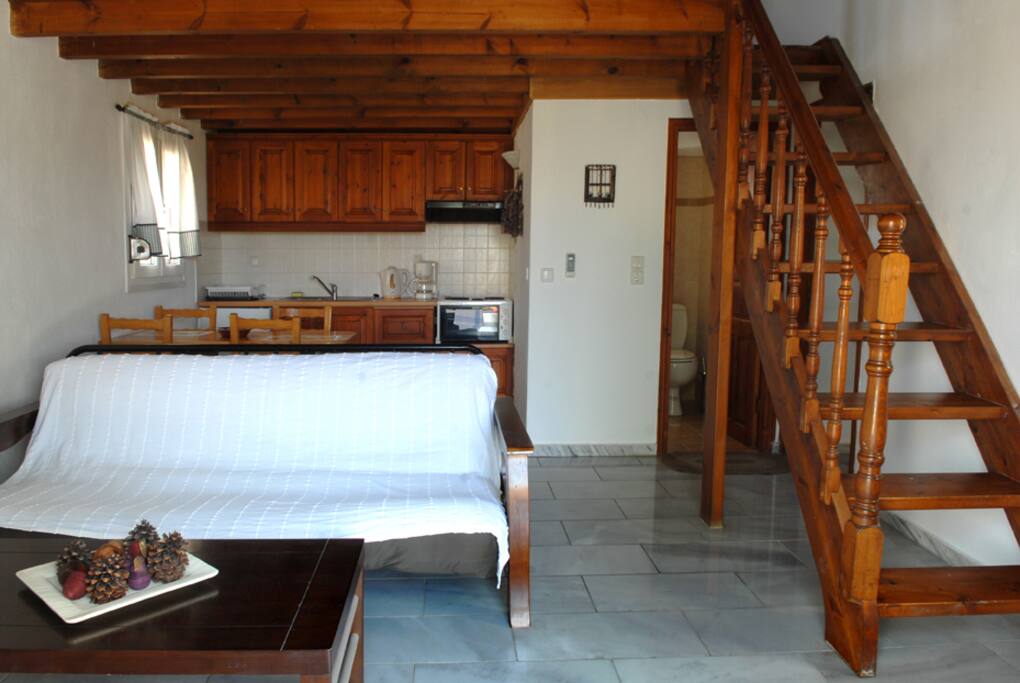living / kitchen area