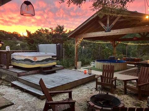 Tiny Cabin w hot tub & pool surrounded by nature