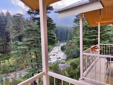 Attic Scandinavian @NinYanWays (A Boutique Stay)