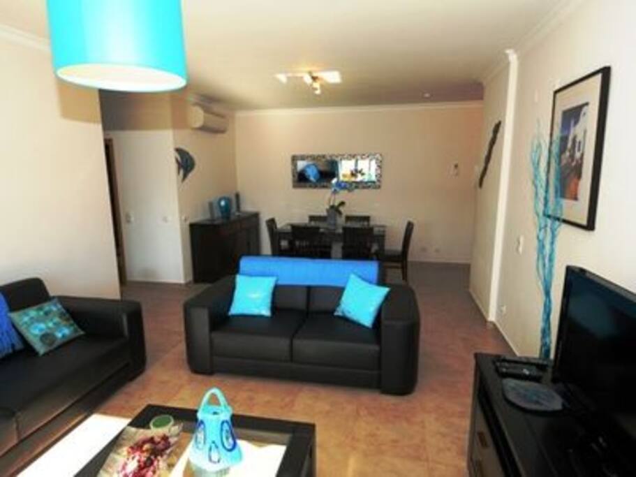 Lounge & Dining area