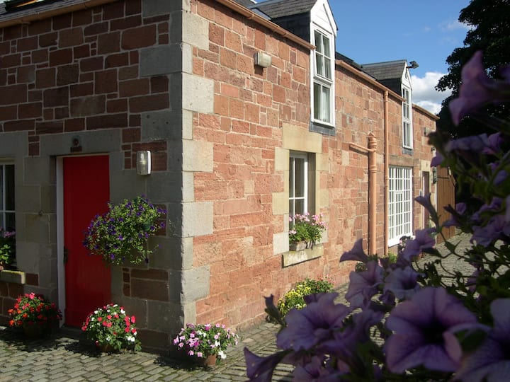 Saddlery Cottage, Melrose