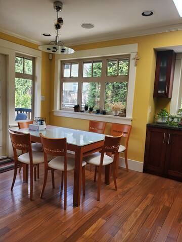 Elegant Sunny Modern Home w/ Skylights – Kitsilano gallery image 5