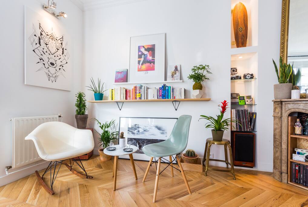 We love Charles Eames ! Chairs and Rocking Chair are genuine pieces of collection from the 50's.