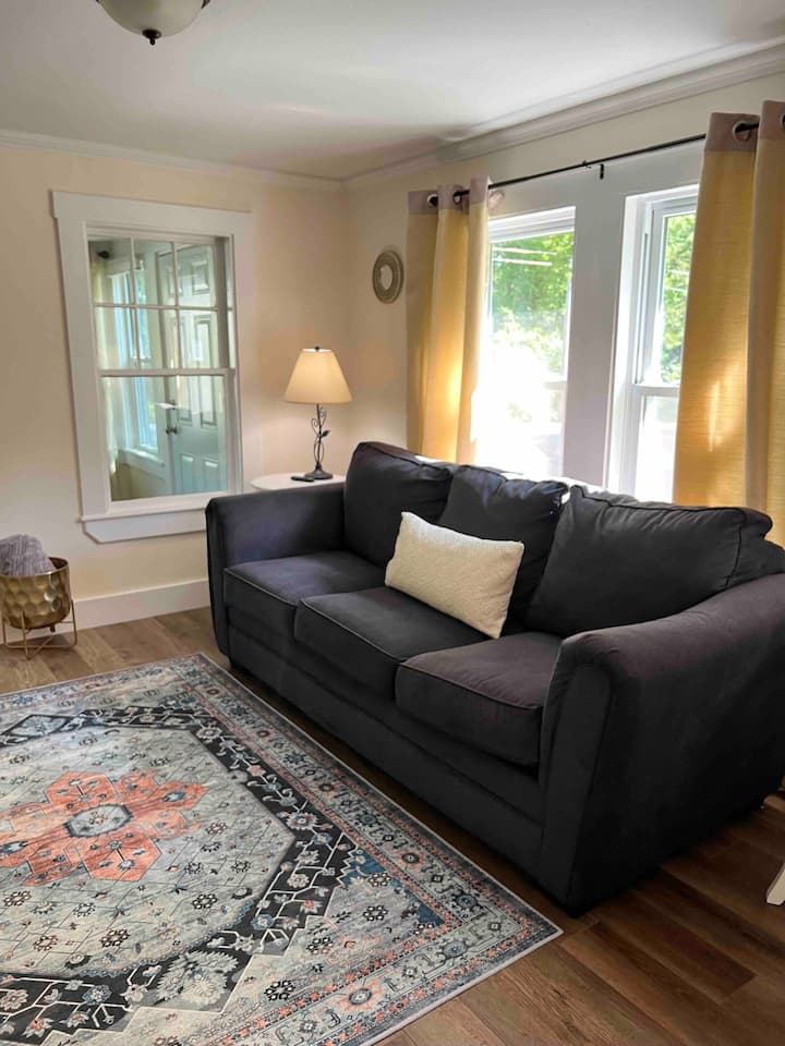 Quaint Little Cottage - Waterville, ME