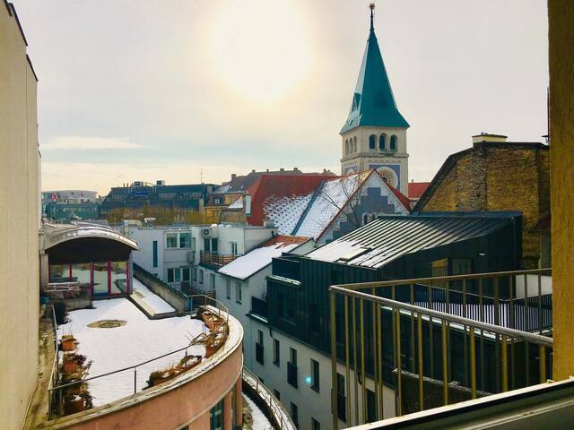 Central lockable private room4/netflix/lift/EnRuDe