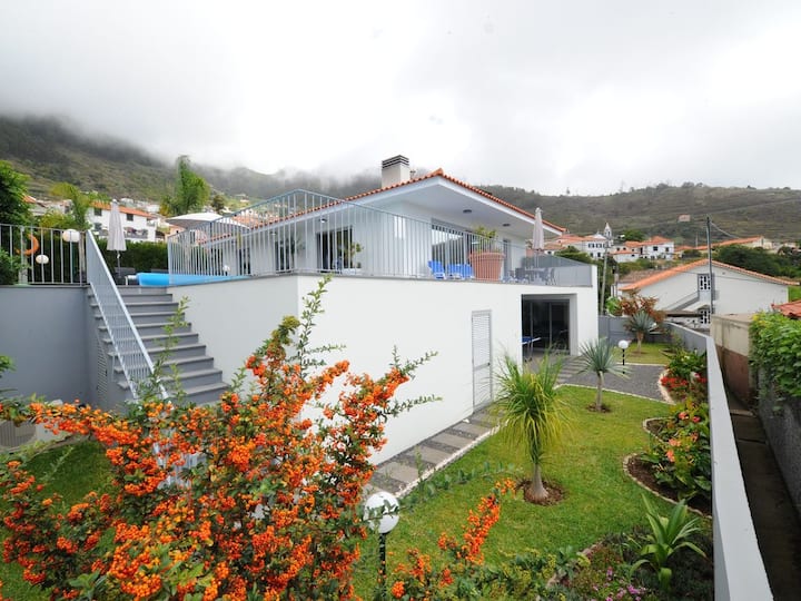 " Blue Villa" Swimming Pool, Jaccuzi & Sauna - Madère