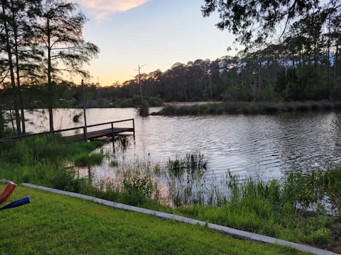Waterfront Cabin 3 bedroom 2 bath kayaks and boat
