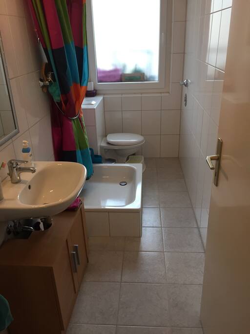 Badezimmer mit Dusche