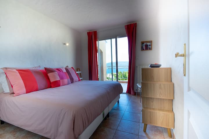 غرفة النوم 2