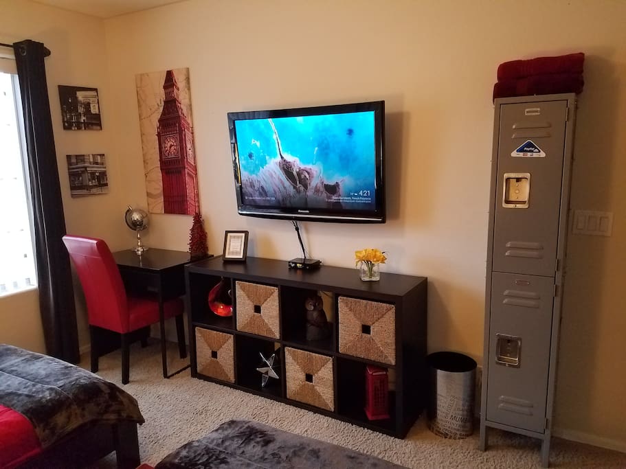There is a desk, TV, Wi-Fi, and lockers to stow away your valuables.