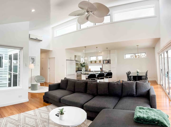The Jade | Spacious 4BR Edwardian Perfection