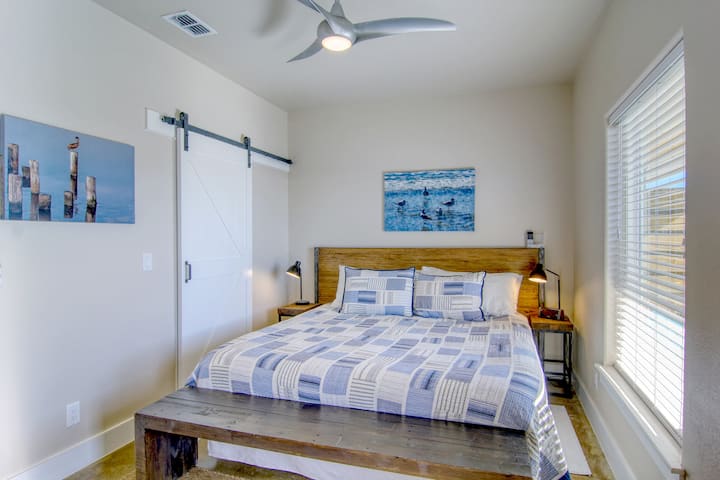 Dormitorio principal con cama tamaño king (número de cama)