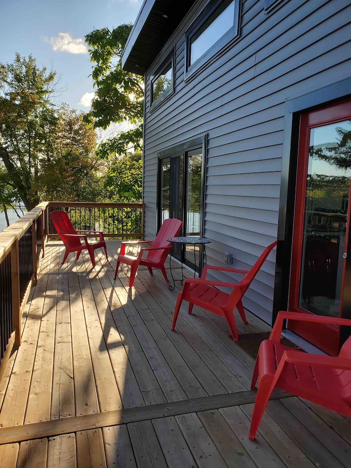 Brand New Waterfront Cottage Stoney Lake Houses for Rent in North