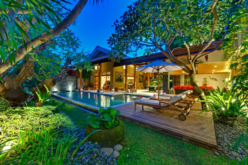 Villa & pool