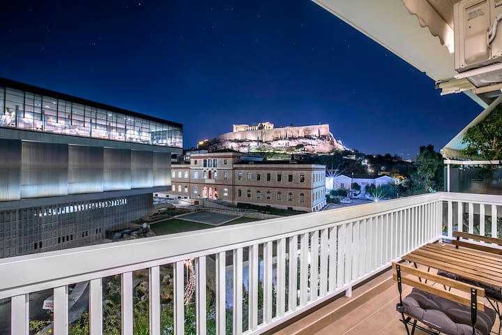Modern flat in the grounds of Acropolis monuments