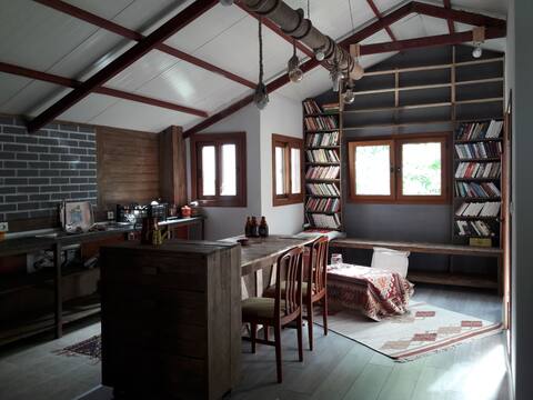 Cosy penthause for FEMALE ERASMUS STUDENTS