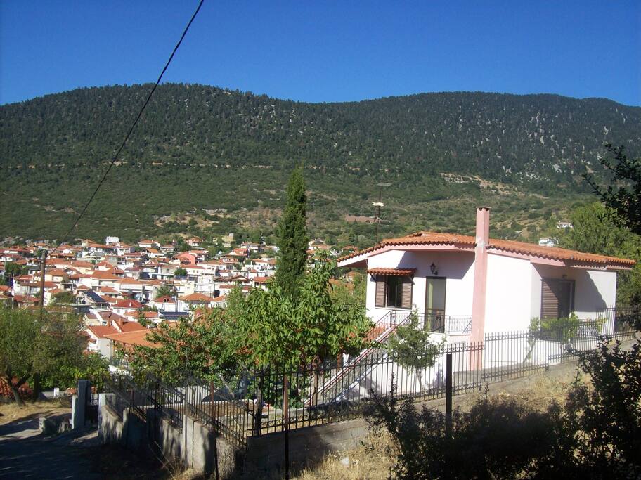 Το σπίτι ... στο ψηλότερο σημείο του χωριού