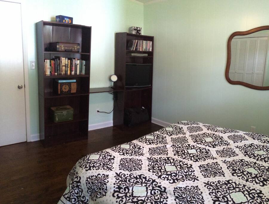 Sheveling, Roku TV and workspace