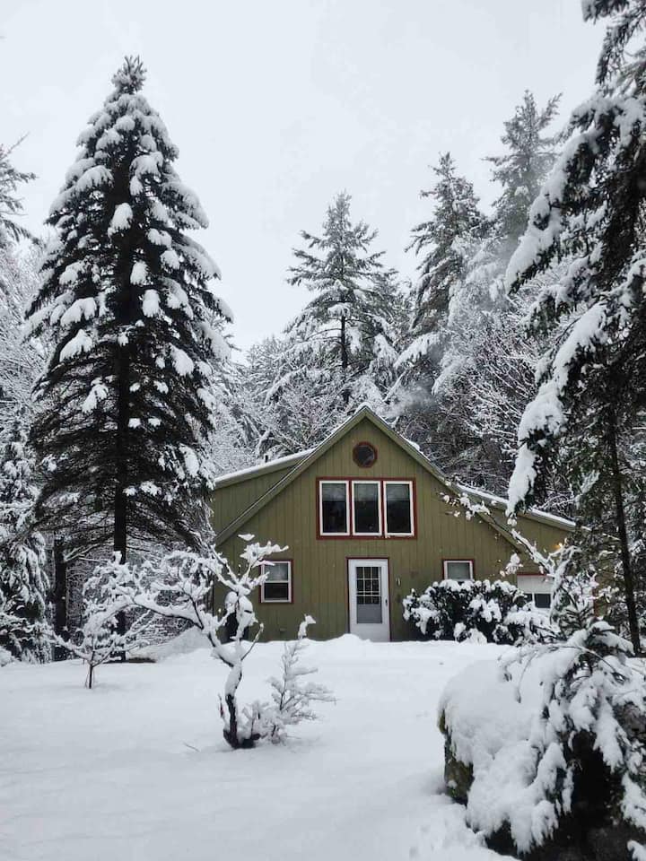 Decompress. Sholan Retro Chalet - Stowe, VT