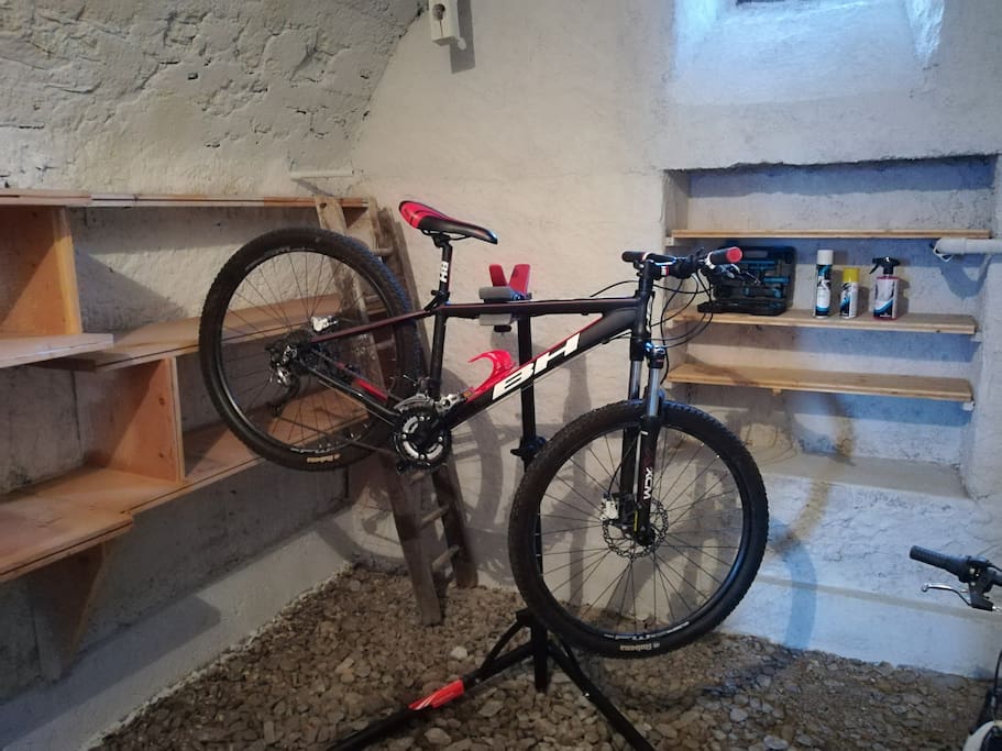 cantina attrezzata per ciclisti