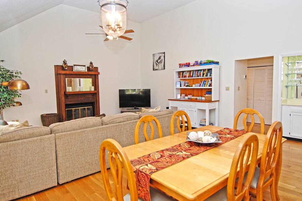 Dining area/living room.