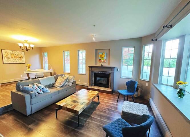 UBC forest trailhead villa ,beaches within walking gallery image 2