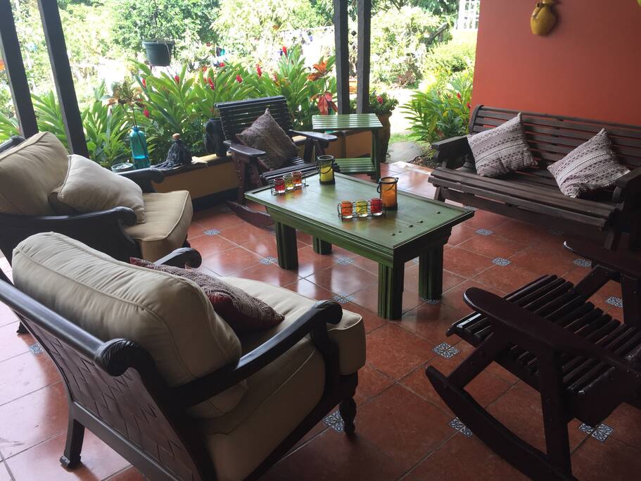 Terraza con vista a la Cordillera de Talamanca