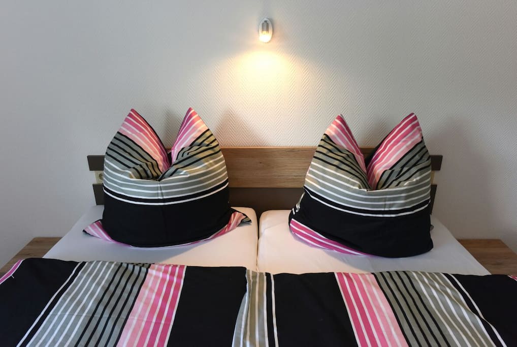 Schlafzimmer 1