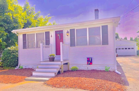 Charming ranch home centrally located in-town.