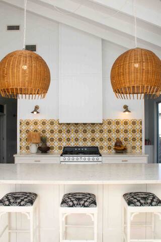 Pineapple House Byron Bay gallery image 2