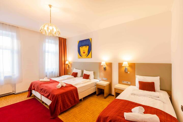 Hallo Vienna Suite Apartment Nr.8 gallery image 2