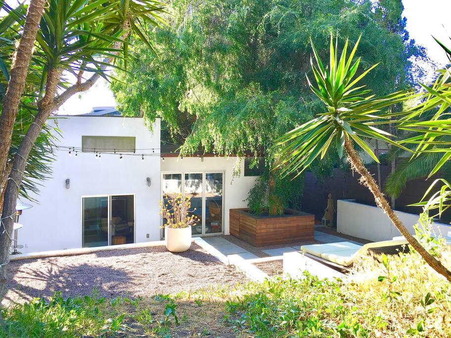 Minimal Contemporary Design Architecture