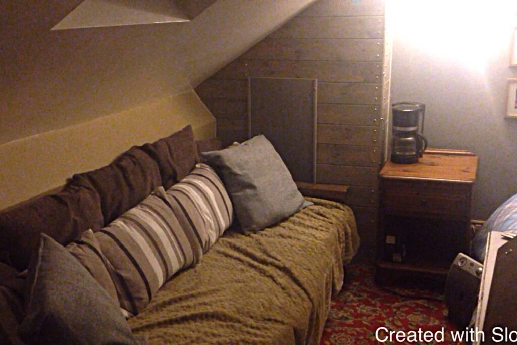 An additional sofa/single bed ideal for an extra person.