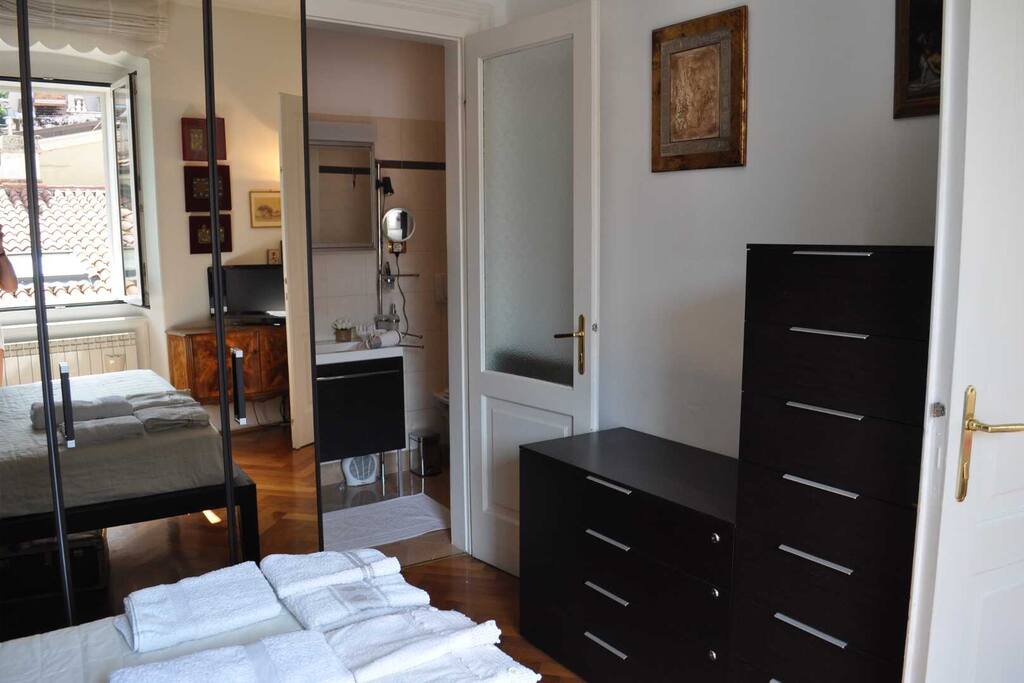 bagno padronale, nella stanza da letto