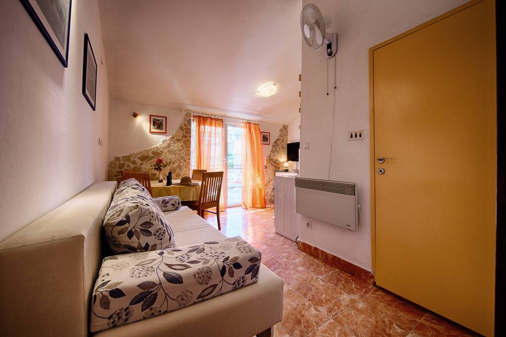 Living and dinning area
