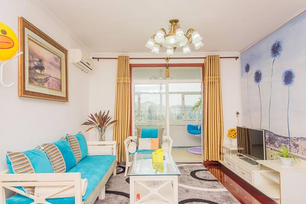 客厅 the living room
