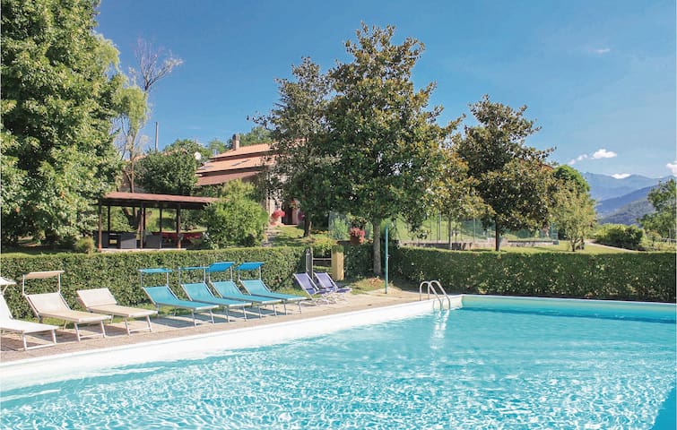 Airbnb Fivizzano Vacation Rentals Places To Stay