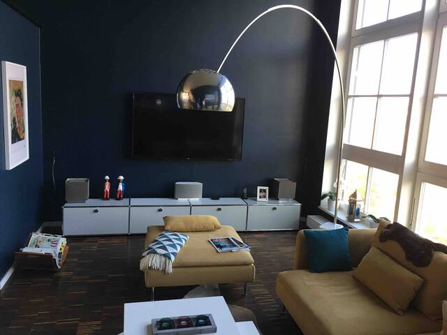 BlackBoxBerlin TownHouse with view & roof terrace gallery image 4