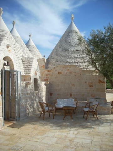 Trulli Tramonti d’Itria – Intera Struttura gallery image 2