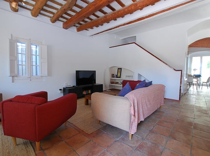 The Painter's Home · Charming House W/ Terrace, Sea Views & 2 Min Beach - Mataró