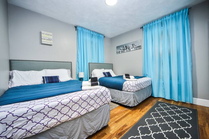 Groupstay w/firepit mins2Downtown Fenway FreePrkg gallery image 5