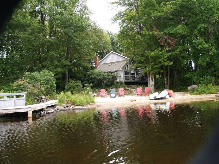 Lakefront Pocono Retreat Houses for Rent in Gouldsboro, Pennsylvania
