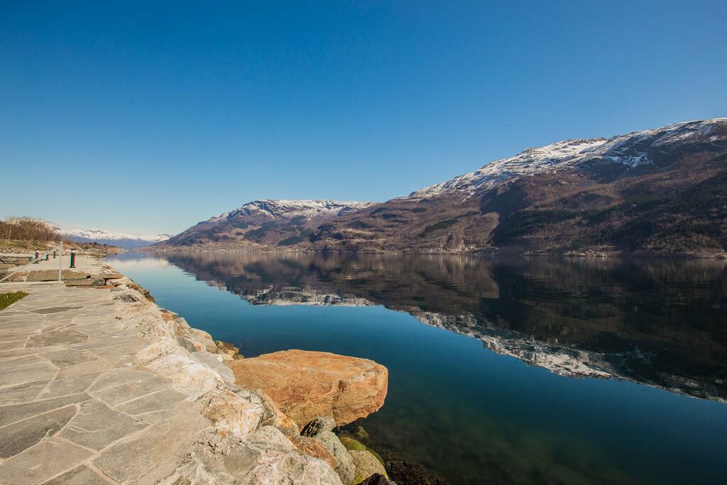 Nice place for a fishing rod or diving into the fjord