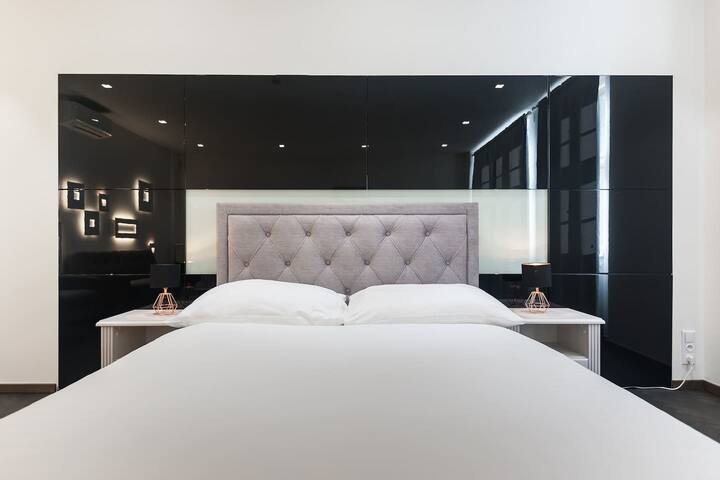 Spacious 2-bedroom Old Town Apartment gallery image 5