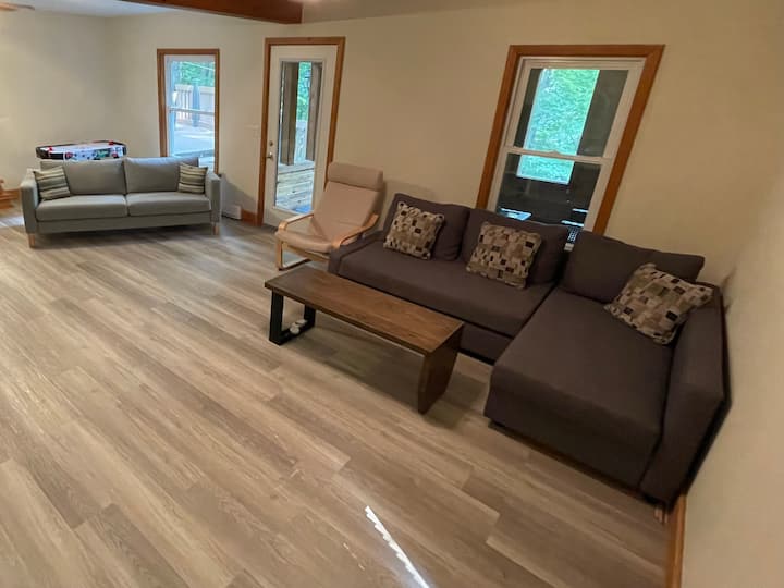 Spacious Highland Lake House - Kawartha Lakes