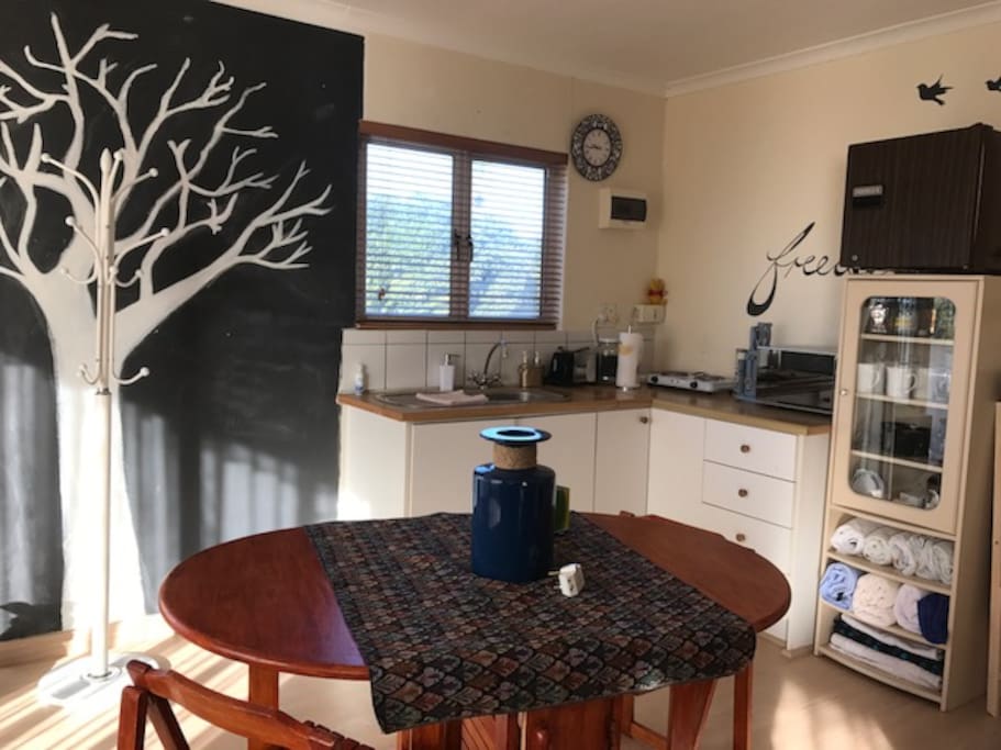 kitchenette and dinning area